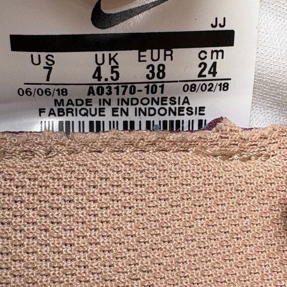 Size 7 - Women’s Nike Expx4 multicolor shoes - Picture 9 of 9